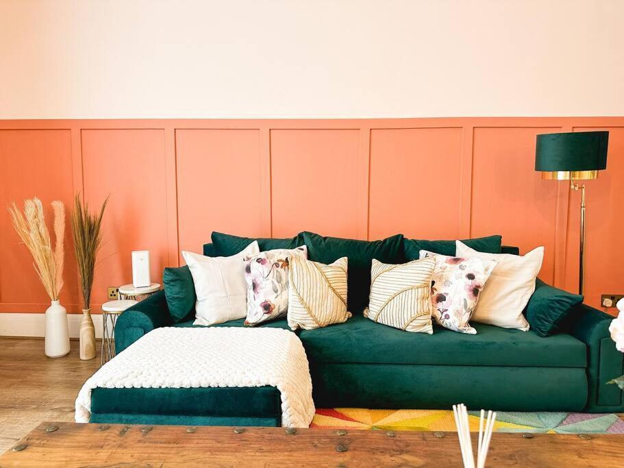 Charming Spacious 2Br Flat Near Station Plus Parking London Exterior photo