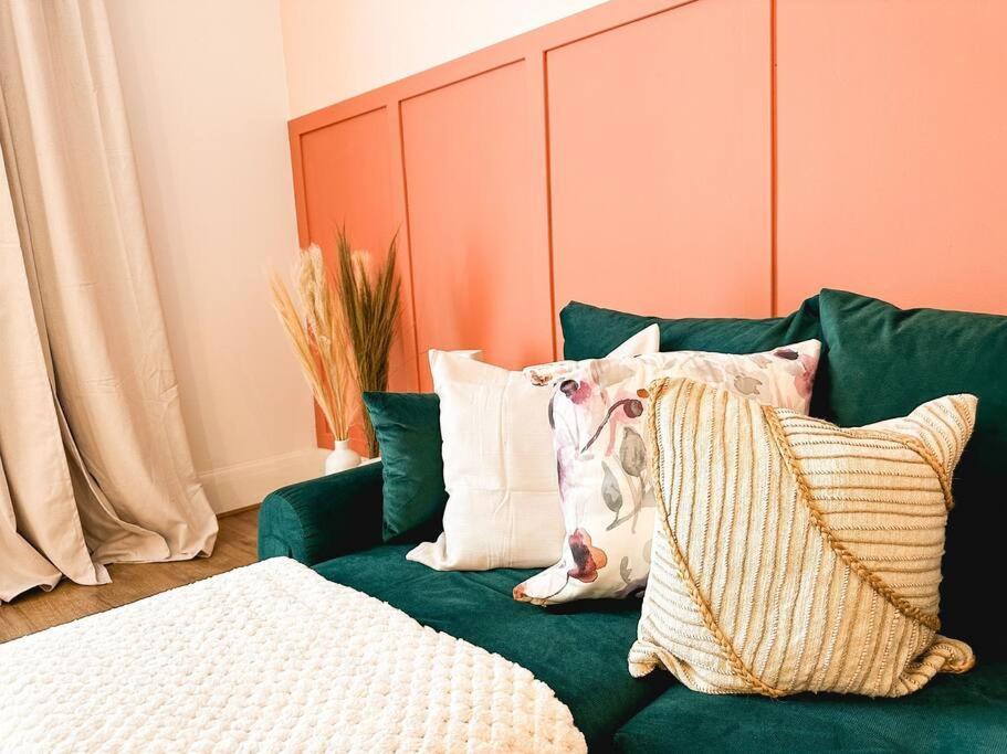 Charming Spacious 2Br Flat Near Station Plus Parking London Exterior photo