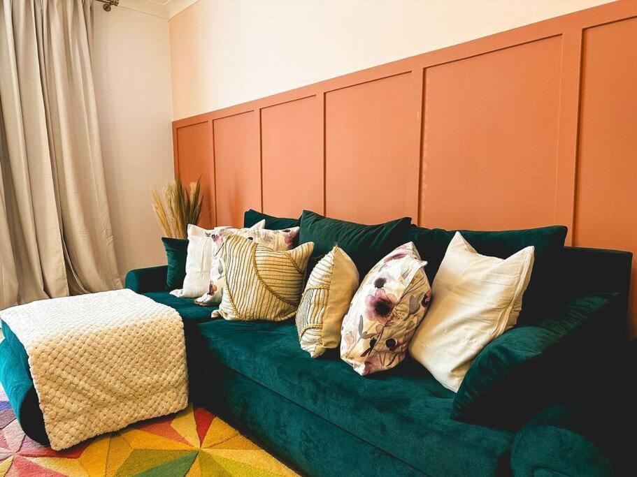 Charming Spacious 2Br Flat Near Station Plus Parking London Exterior photo